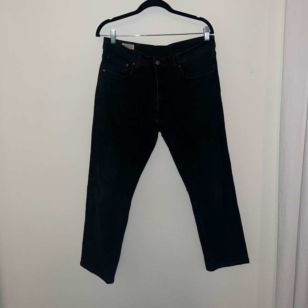 Men’s 33/30 Levi slim straight black jeans